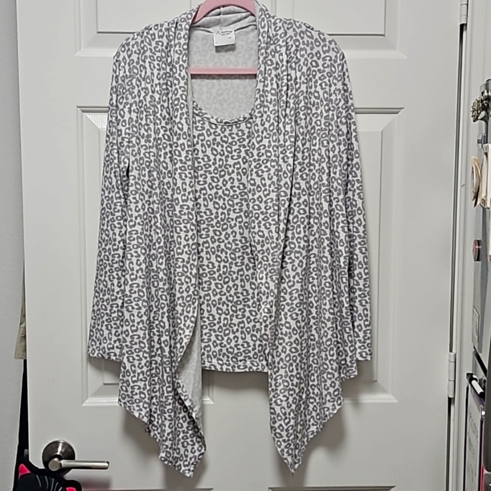 🩶Wandering Dreams Super Soft  Lounge Tank & Robe Size Large